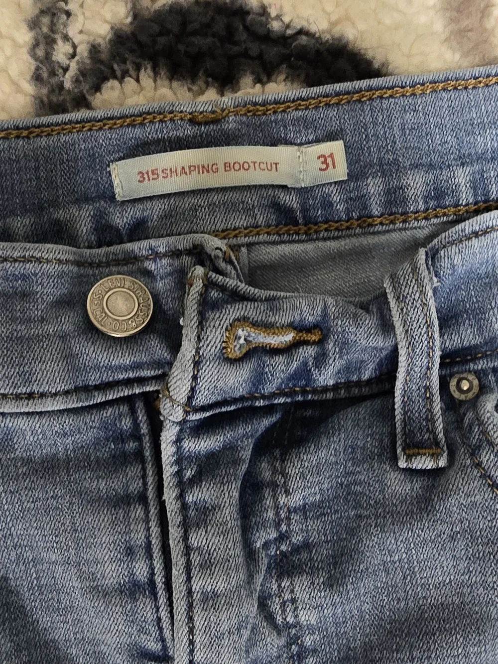 🔥Levi Strauss Shaping Bootcut Jeans Light Wash Blue 31/32 Signature Denim - Picture 4 of 8
